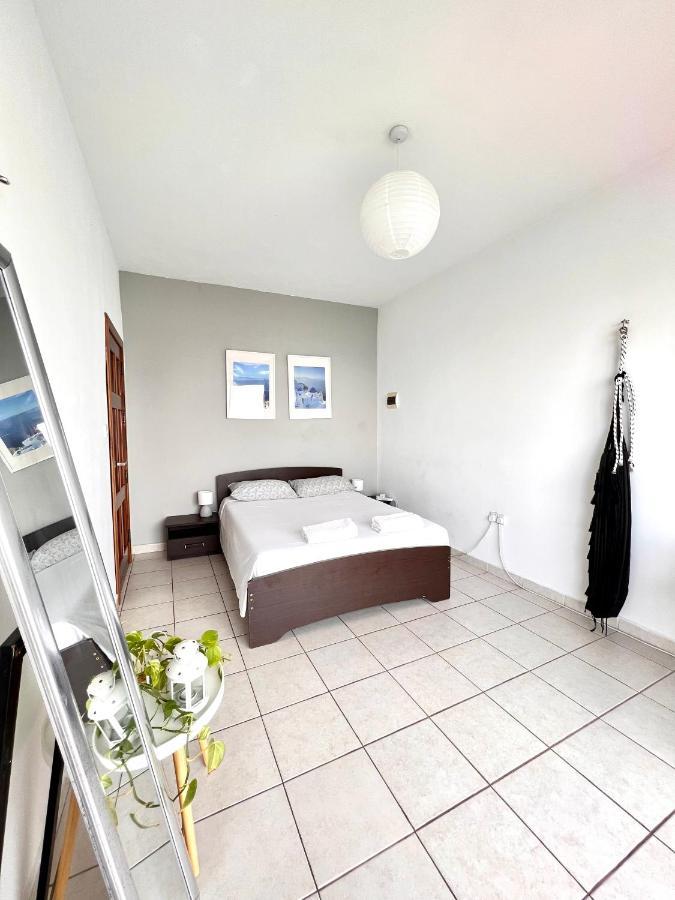Saint Julian's F8 1 Seaview Room, Living And Bathroom Shared , Stjulians מראה חיצוני תמונה